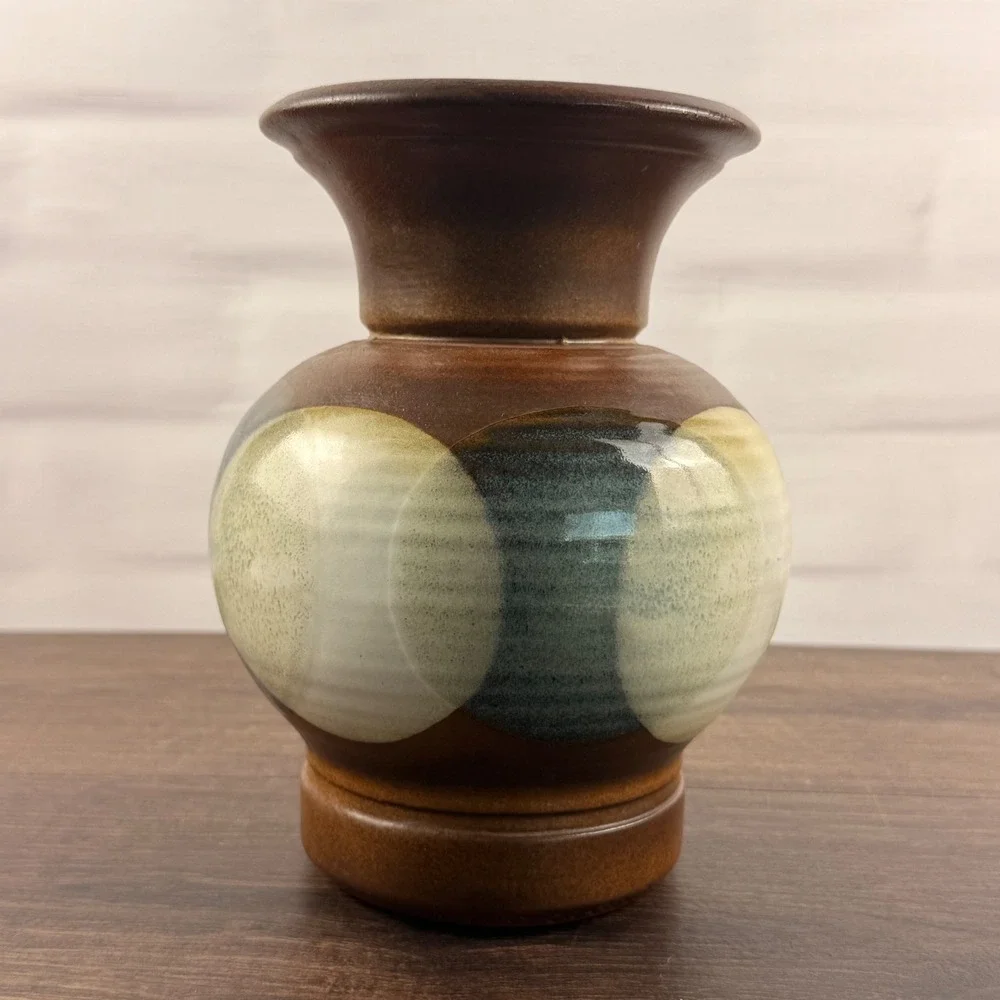 Robert Maxwell for Pottery Craft USA MCM Overlapping Circle Ceramic Vase